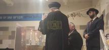Main image for Sharp Words From HaGaon Rav Yitzchak Yosef Shlit"a Against the Zionist Police Regarding Their Treatment of Chareidi Protesters