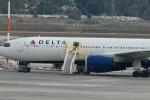 Main image for Drama at Ben Gurion Airport Over Anonymous Warning About Explosives on a Flight from New York