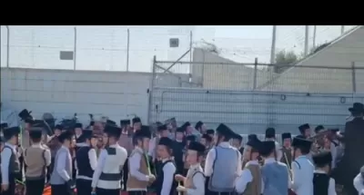Kabbolas ponim for Reb Chaim Stern when he arrived to israel for Shavuos to be by Viznite Rebbi