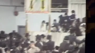 Historical video of kuf alef kislev at the beirach moshe zt"l with his sons the current satmar rebbeim