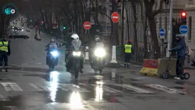Indian PM Narendra Modi's Motorcade Makes Waves in Paris