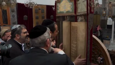 Historic Torah Reading in Damascus Synagogue After 30 Years