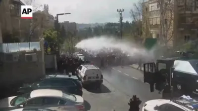 Police Clash with Protesters Near Israel PM Netanyahu's Residence