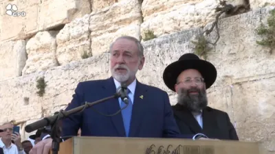 Ambassador Mike Huckabee Visits and Delivers Trump's Note at Western Wall in Jerusalem.