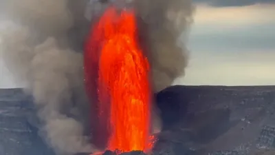 Kilauea Visitors Treated to Stunning Sight of Lava Fountain