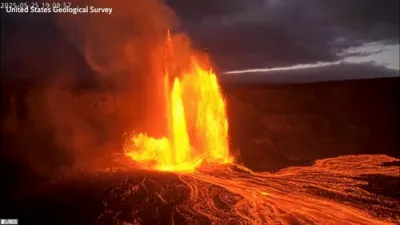 1000-Foot Lava Fountains Light Up Hawaii.