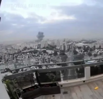 Video Showing the Direct Strike on 7-Story Residential Near Beersheba Causes Devastation. 