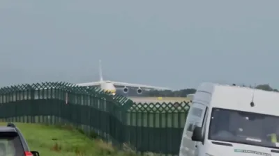 Giant Antonov AN-124 Touches Down in Dublin. 