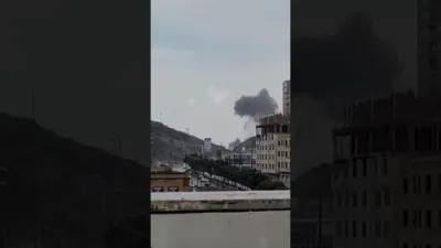 Israeli Airstrikes Hit Palace and Power in Sanaa.