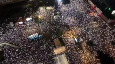 LOOK: About 400K Israelis Rally in Tel Aviv Demands War's End. 