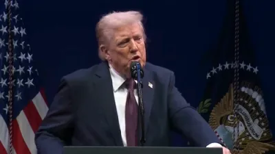 Trump Offers to &ldquo;Straighten Out" Chicago.