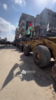 Khan Yunis Crews Work To Clear Rubble Amid Tension. 