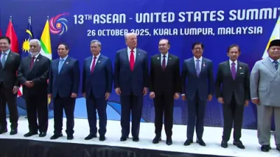 SMILE: Trump Calls for &ldquo;Smiles and Strength" in ASEAN Family Photo.