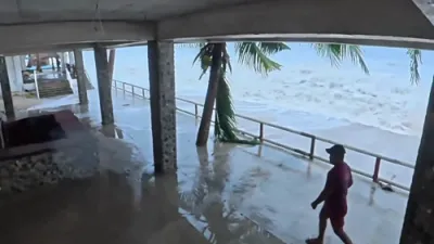 Deadly Storm Surge Hits Philippines as Super Typhoon Fung-wong Strikes.