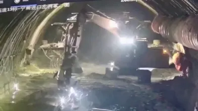 Sudden Flood Hits China Tunnel That is Under Construction.