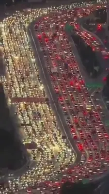 Record Holiday Travelers' Traffic on the Los Angeles Freeway System.