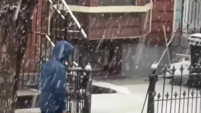 First Snowfall of Season Disrupts NYC Air Travel.