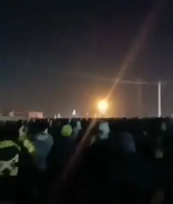 WATCH: Massive Anti-Regime Protests Erupt in Isfahan.