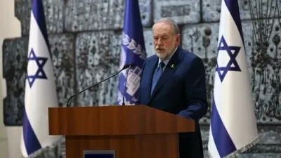 Huckabee Removes Yellow Ribbon After the Return of the Final Israeli Hostage.