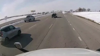 Wrong-Way Semi Incident on BA Expressway Caught on Dashcam.