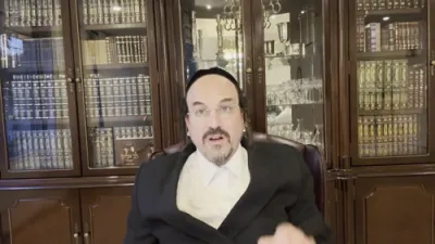 A Magnificent Story: "A Yeshua in the Merit of the Lekach for Reb Yeshaya of Kerestir Z\"L" - By Rabbi Eliyahu Schwartz at the Darshu Amud HaYomi Shiur, Maseches Yoma 19b