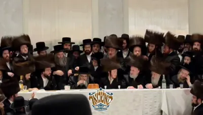 Wedding of the Daughter of Naggid R' Lipa Friedman Shlit"a, Attended by Admorim and Rabbonim Shlit"a