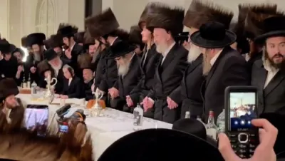 Wedding of the Daughter of Naggid R' Lipa Friedman Shlit"a, Attended by Admorim and Rabbonim Shlit"a