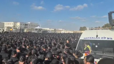 The Gerer Rebbe Shlit"a Arriving at the Protest Against the Gezeiras HaGiyus