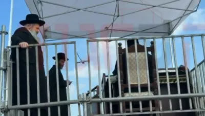 The Gerer Rebbe Shlit"a Arriving at the Protest Against the Gezeiras HaGiyus