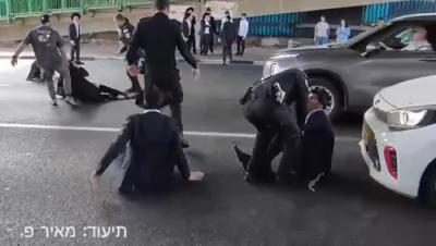 🚨 Full videos of today's heated protests against the Gezeiras HaGiyus