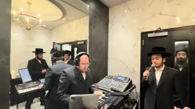 Warm Chuppah with Motti Ilowitz at Chaim Horowitz