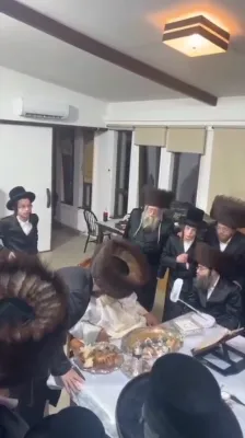Toldos Aharon Rebbe, Shlit"a, at Melave Malka in Kerestir