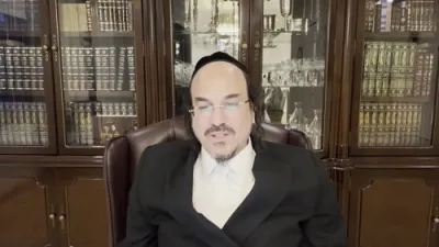 A Magnificent Story: "Yeshuos at the Kever of the Ohr Hachaim Hakadosh" - by Rabbi Eliyahu Schwartz at the Dirshu Amud Yomi Shiur, Maseches Yoma, Daf 31