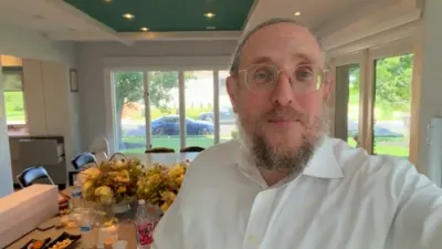 An Exclusive Tour in the Home with Yaakov Shwekey