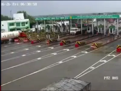Four Dead After LPG Tanker Overturns and Ignites Massive Fire at Indian Toll Plaza.