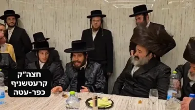 Kretschnef-Kfar Ata Rebbe Shlit"a at the Tenaim in R' Yoel Klein's home
