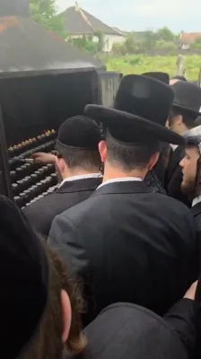 New scenes of the Kretshnif-Kfar Ata Rebbe Shlit"a in Bishtina