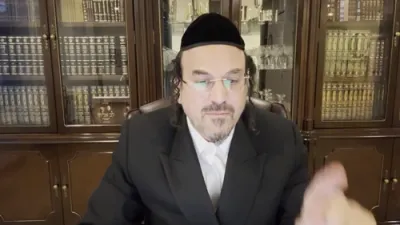 A beautiful story: "One Minute of Mesiras Nefesh &ndash; The Tremendous Power of a Jewish Neshamah" - by Rabbi Eliyahu Schwartz at the Dirshu Amud HaYomi Shiur, Maseches Yoma Daf 41