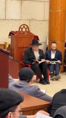 Chief Rabbi of Russia Hagaon Rabbi Berel Lazar Reciting Eichah and Kinos on Tisha B'Av Night at the Marina Roscha Central Synagogue in Moscow