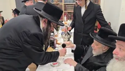 Tish Held by the Liska Rebbe Shlit"a on the Yahrzeit of his Grandfather, the Ach Pri Tevua of Liska Zy"a