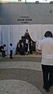 Chuppah by Pinchas Bichler: Zviki Levin & Zanvil Weinberger & Malchut Choir