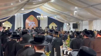 Full videos of the Sigeter Rav Shlit"a in Kerestir
