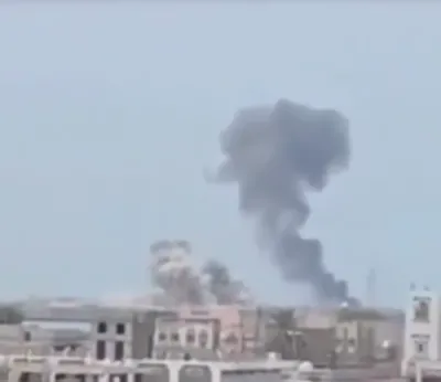 Houthis Unleash 20-Missile Barrage on Al-Makha Port, Killing 7.