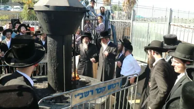 The Skulen Lakewood Rebbe's Trip to Eretz Yisroel