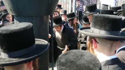 The Skulen Lakewood Rebbe's Trip to Eretz Yisroel