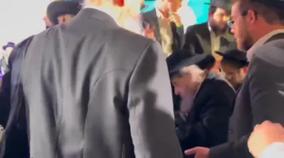 Thousands of Bnei HaYeshivos From Eretz Yisroel Gathered Last Night in Beit Shemesh for a Grand Maamad Led by the Gedolei Hador