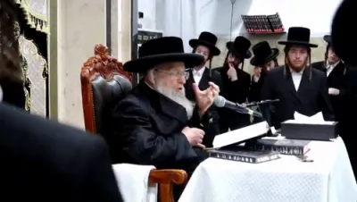 Psichas HaZman in the Heichal of Yeshiva Gedolah Pinsk Karlin in Bnei Brak.