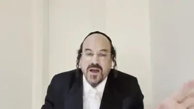 A Beautiful Story "About the Power of Being Mechabed the Holy Shabbos" - By Rabbi Eliyahu Schwartz at the Dirshu Amud Yomi Shiur, Maseches Yoma Daf 55