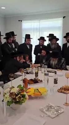 Video of the Mesibas Hakaras Hatov Led by the Satmar Rebbe Shlit"a for the Negidim and Supporters of the Yeshiva and Mesivta at the Home of the Nagid Moshe Aharon Mann