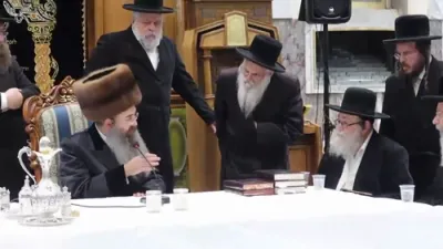 WATCH: Rav Naftali Nussbaum Joins Sadigura Rebbe at Yahrtzeit Tish